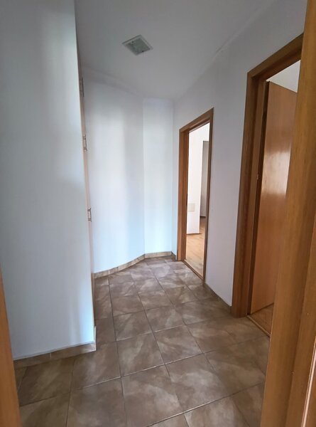 Romana- Lascar Catargiu- Apartament 4 camere stradal