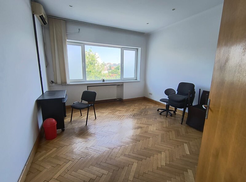 Romana- Lascar Catargiu- Apartament 4 camere stradal